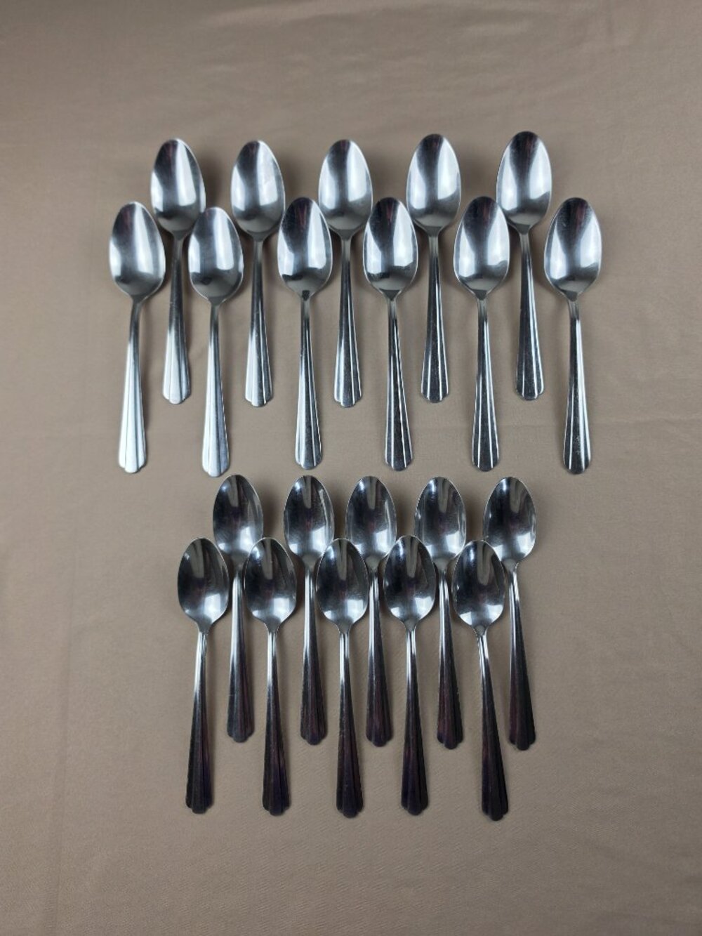 Vtg Large Lot of Spoons Tbls. Tsps. (21 Count) Stainless Flatware Silverware